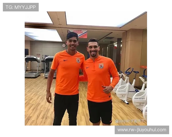 足球胖后腰逆袭成球队核心带领全队重燃冠军梦想的励志故事